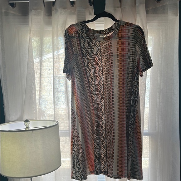 BCBGeneration Multicolor Patterned DRESS - Picture 4 of 8